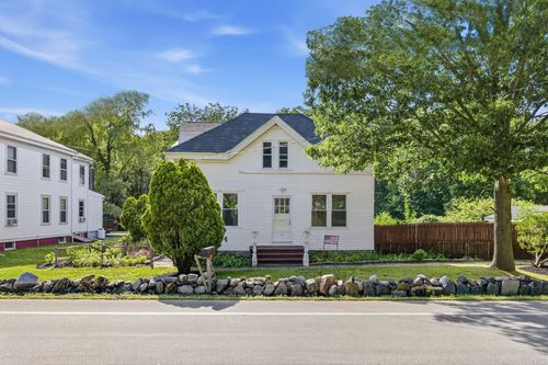 8 Newton Road, Plaistow, NH, 03865 | Card Image