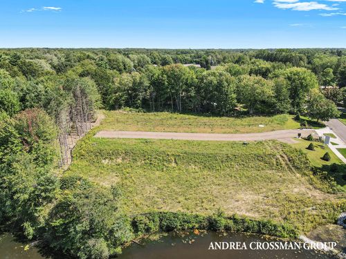 16-18136 Newgate Ln, Spring Lake, MI, 49456-9321 | Card Image