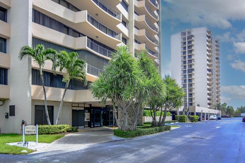 apt-2-605-4200 N Ocean Dr, Riviera Beach, FL, 33404-2836 | Card Image