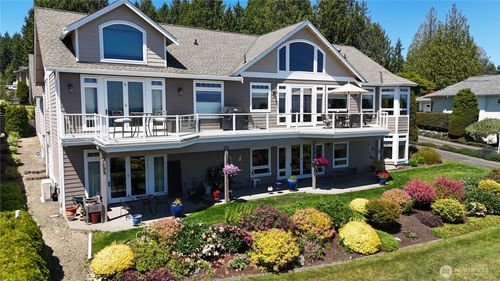 8102 E Perelli Ln, Port Orchard, WA, 98366-8574 | Card Image