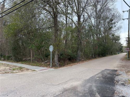 3233 Monroe St, Mandeville, LA, 70448-4842 | Card Image