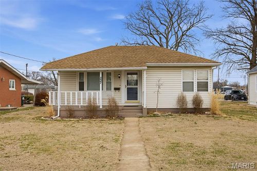 337 N 2nd St, Breese, IL, 62230-1645 | Card Image