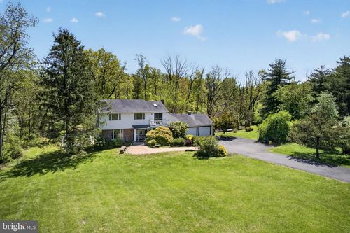 114 Featherbed Ln, Hopewell, NJ, 08525-1104 | Card Image