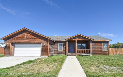 815 Driftwood St, Pinedale, WY, 82941-6200 | Card Image