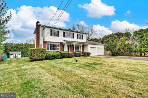 21 Fabrow Dr, TITUSVILLE, NJ, 08560-1101 | Card Image