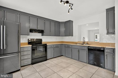 8490 Saddle Ct, MANASSAS, VA, 20110-4875 | Card Image