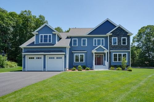 121 Lexington St, Burlington, MA, 01803 | Card Image