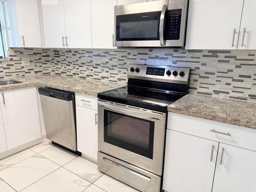 1104 Riverside Dr, Greenacres, FL, 33463-2343 | Card Image