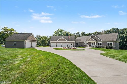 9619 Limeridge Rd, Mantua, OH, 44255-9767 | Card Image