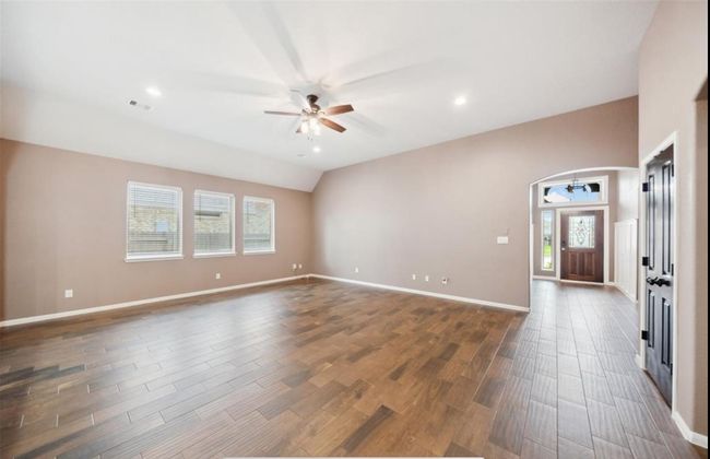 5715 Oakhurst Trl, House other with 4 bedrooms, 2 bathrooms and 2 parking in Pasadena TX | Image 5