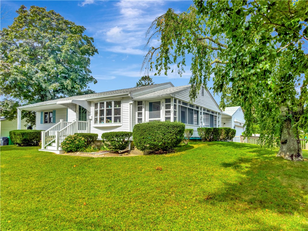 Burgoyne Dr, Warwick, RI 02889