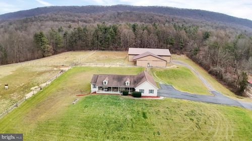 133 Black Bear Ln, EAST WATERFORD, PA, 17021-7275 | Card Image