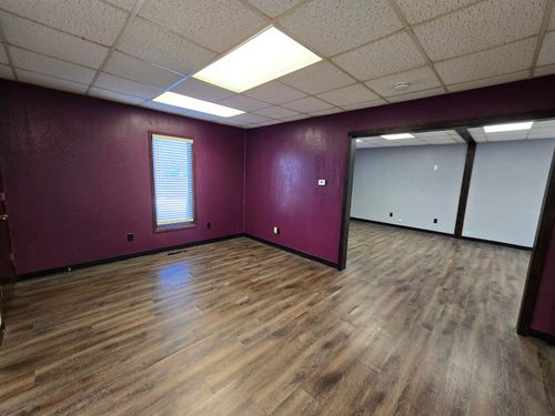 ste-1-2307 Falls Ave, Waterloo, IA, 50701-5700 | Card Image