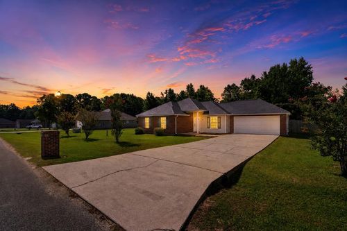 24 Hunters Trce, Picayune, MS, 39466-8262 | Card Image