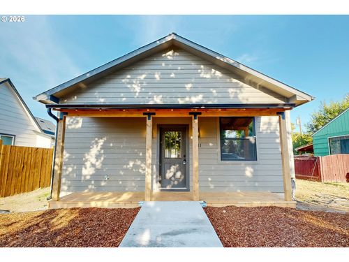 1211 Chestnut St, Milton-Freewater, OR, 97862-1136 | Card Image