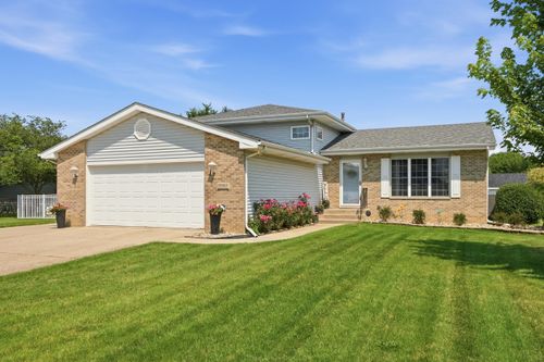 10667 Millard Dr, Saint John, IN, 46373 | Card Image