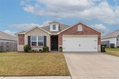 7312 E 141st St N, Collinsville, OK, 74021 | Card Image