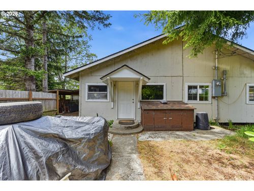 64426 Penny Rd, CoosBay, OR, 97420 | Card Image
