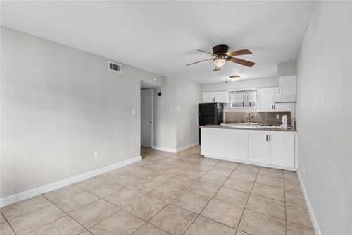 apt-7-2819 Berry St, Houston, TX, 77004-4455 | Card Image