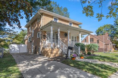 212 S York Street, Home with 4 bedrooms, 2 bathrooms and null parking in Dearborn MI | Image 2