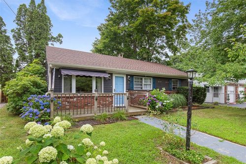 8 Hampden Road, Bristol, RI, 02809 | Card Image