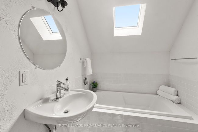166 Dingman Rd, House other with 4 bedrooms, 3 bathrooms and 8 parking in Castleton ON | Image 25