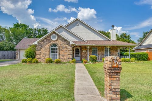 703 Mockingbird St, Bonham, TX, 75418-2229 | Card Image