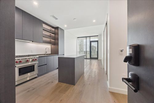 2409-610 Davis St, Austin, TX, 78701 | Card Image