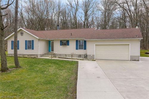 528 Howe Rd, Tallmadge, OH, 44278-1012 | Card Image