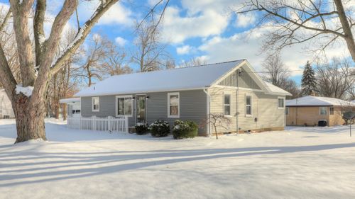 10588 Melvin St, Zeeland, MI, 49464-1440 | Card Image