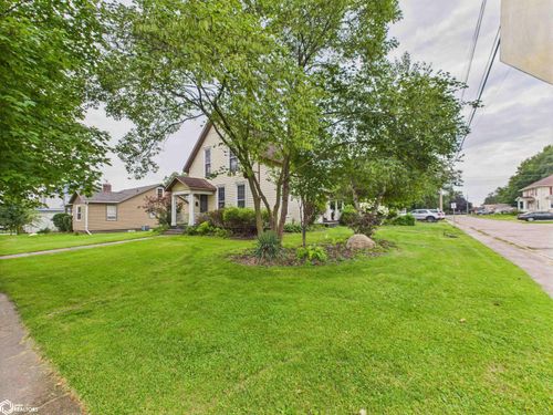 404 S East St, Sigourney, IA, 52591-1718 | Card Image