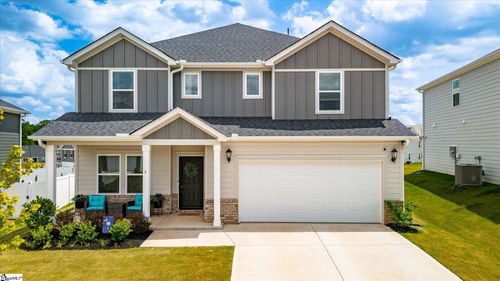 6 Roderick Ln, Greenville, SC, 29605-6169 | Card Image