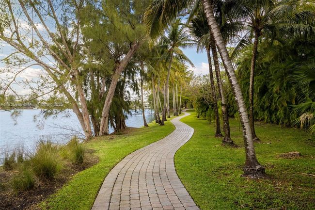 5292 Sw 69 Th Pl, Townhouse with 2 bedrooms, 3 bathrooms and null parking in Miami FL | Image 29