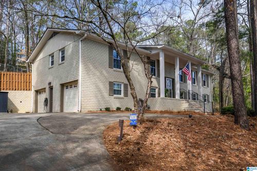 2361 Garland Dr, VESTAVIA HILLS, AL, 35216-3001 | Card Image
