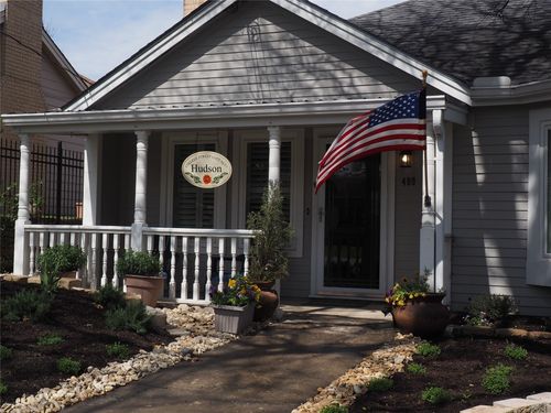 409 E 6th St, Georgetown, TX, 78626-5726 | Card Image