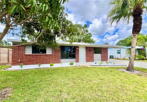 2123 Harbor Ln, NAPLES, FL, 34104-0317 | Card Image