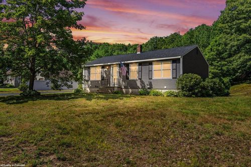 8 Running Brook Dr, Sanford, ME, 04073-5048 | Card Image