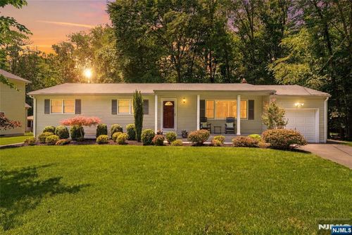 28 Delbrook Rd, Morris Plains, NJ, 07950-3141 | Card Image