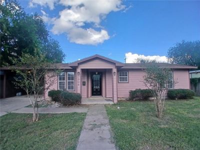 1306 N Hackberry Street N, House other with 3 bedrooms, 1 bathrooms and null parking in Beeville TX | Image 1