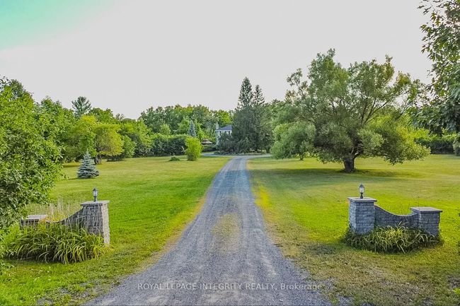 2025 Sixth Line Rd, House other with 4 bedrooms, 4 bathrooms and 20 parking in Dunrobin ON | Image 4
