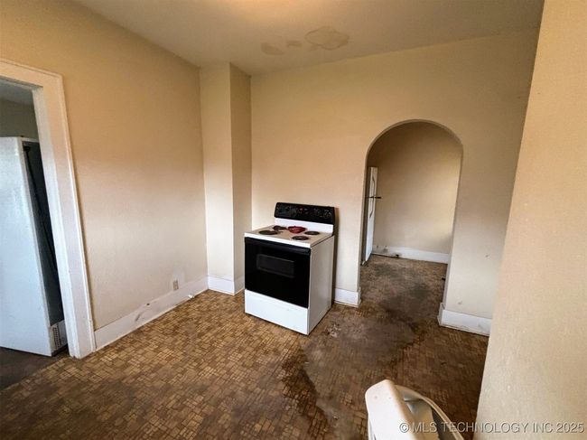 1924 W Owen K Garriott Rd, House other with 3 bedrooms, 1 bathrooms and null parking in Enid OK | Image 25
