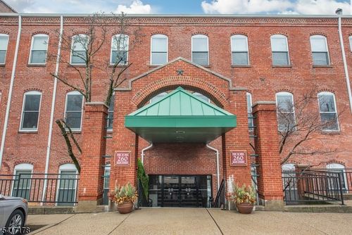 apt-214-260 Main St, Little Falls, NJ, 07424-1354 | Card Image