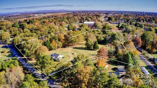 128 10th St Ne, Hildebran, NC, 28637-8103 | Card Image