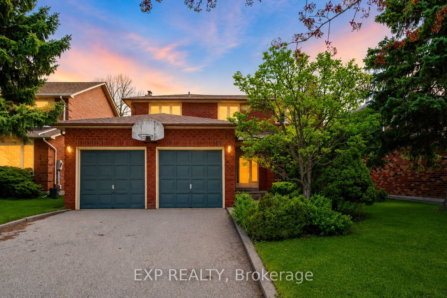 Residential in Richmond Hill 3