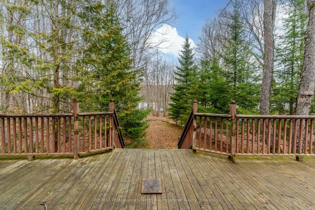 1071 Crabbe Lane, House other with 2 bedrooms, 1 bathrooms and 8 parking in Haliburton ON | Image 34