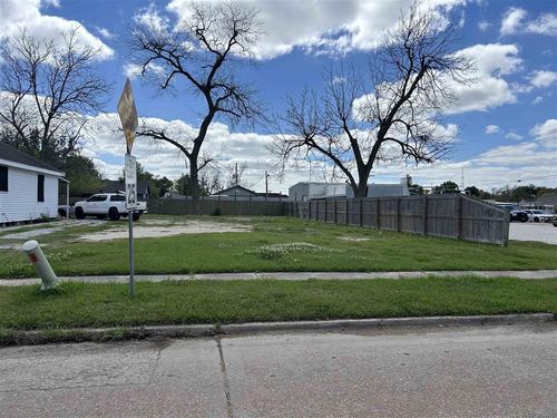 806 Orange St, Lake Charles, LA, 70601-8677 | Card Image