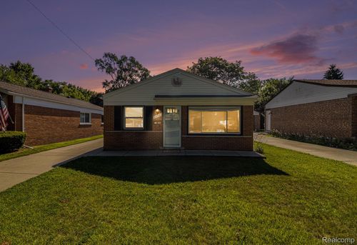 8476 Robindale Ave, Dearborn Heights, MI, 48127-1211 | Card Image