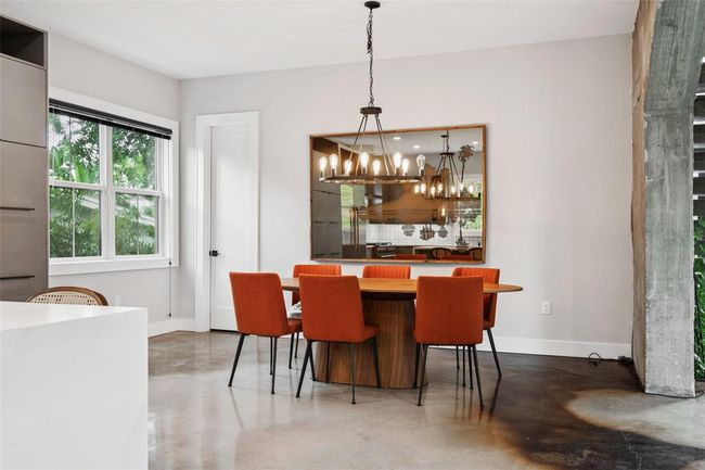 dining | Image 9