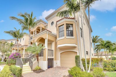 204 Del Sol Circle, Townhouse with 4 bedrooms, 3 bathrooms and null parking in Tequesta FL | Image 1