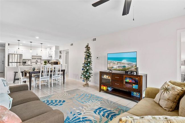 APT-122 - 5973 State Highway 361, Condo with 3 bedrooms, 2 bathrooms and 1 parking in Port Aransas TX | Image 4